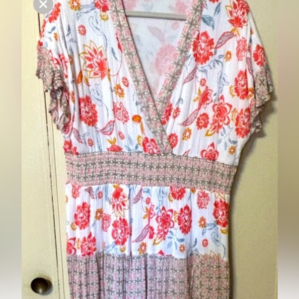 Chic Floral Midi Dress - Pink and White